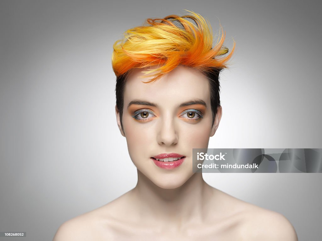 Mujer modelo con pelo rojo de incendios - Foto de stock de Adulto libre de derechos