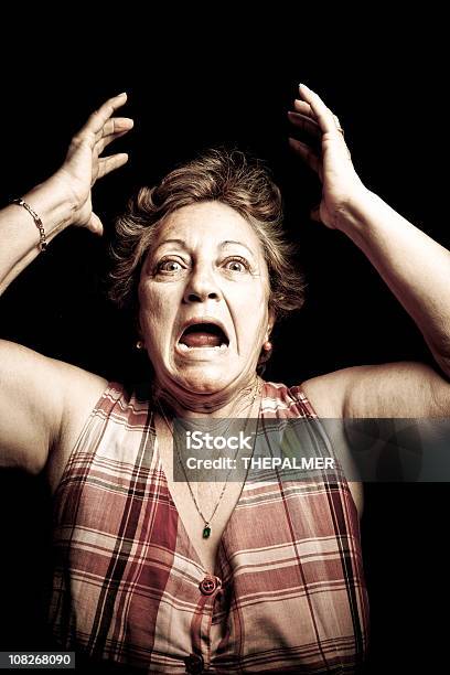 Aterrorizado Old Lady - Fotografias de stock e mais imagens de Adulto - Adulto, Adulto maduro, Antigo