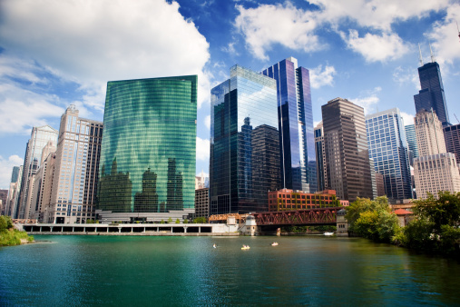Chicago river and buildings in financial district.\n[url=/search/lightbox/6697961][IMG]http://farm3.static.flickr.com/2651/3807631533_7219cd7572.jpg[/IMG][/url]