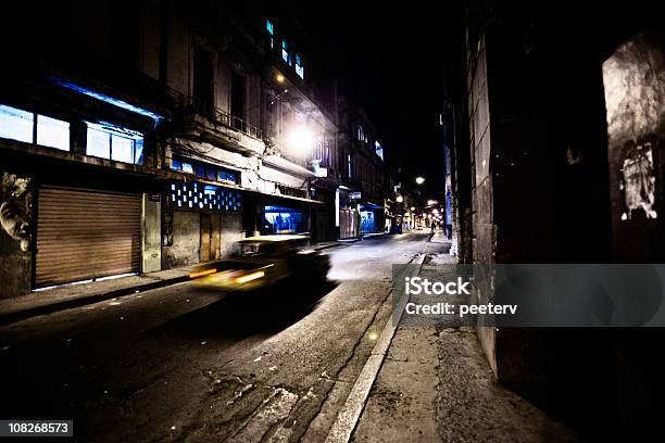 Foto de Noite Na Cidade e mais fotos de stock de América Latina - América Latina, Beco, Capitais internacionais