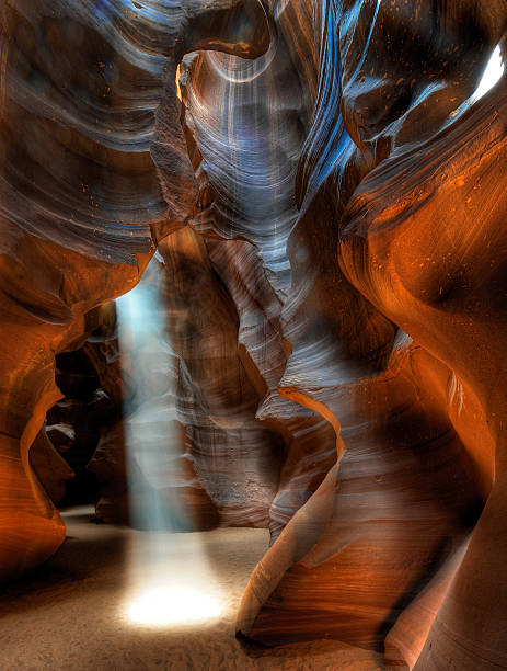 feixe no cabedal desfiladeiro antelope - desfiladeiro antelope canyon superior - fotografias e filmes do acervo