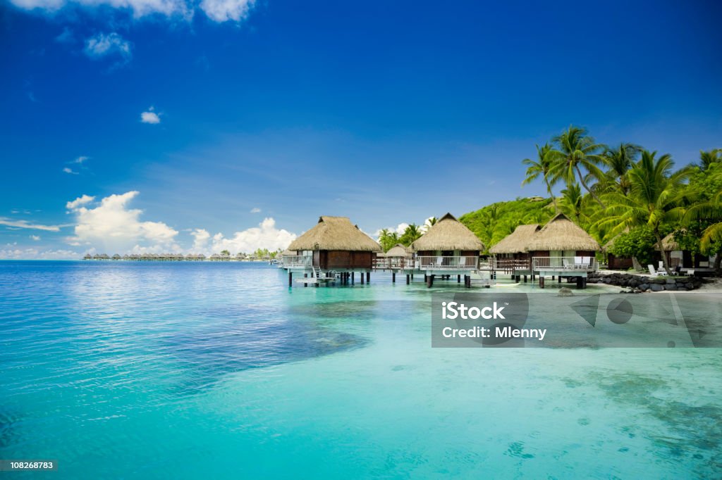 Cabanes de vacances sur l'océan en Polynésie française - Photo de Tahiti libre de droits