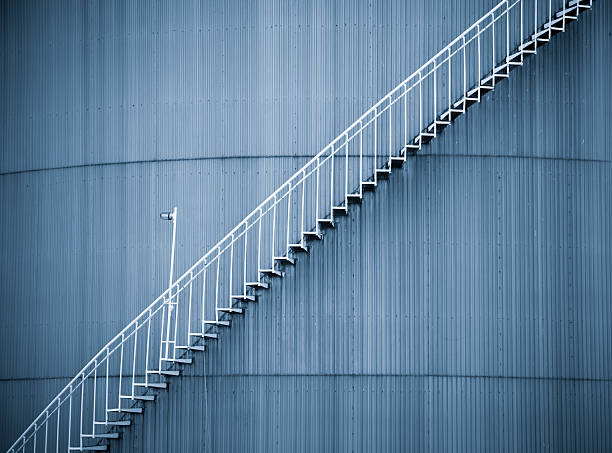 silo escalera - escaleras de aluminio fotografías e imágenes de stock