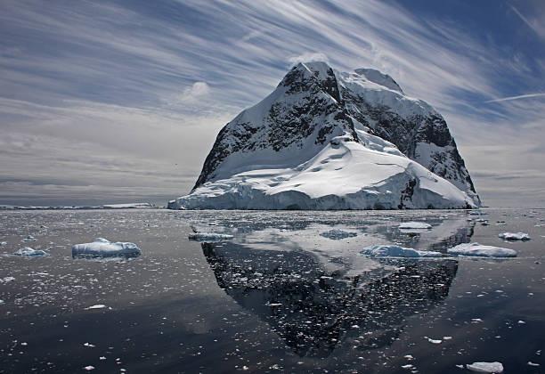antártida montanha canal de lemaire - icecap imagens e fotografias de stock