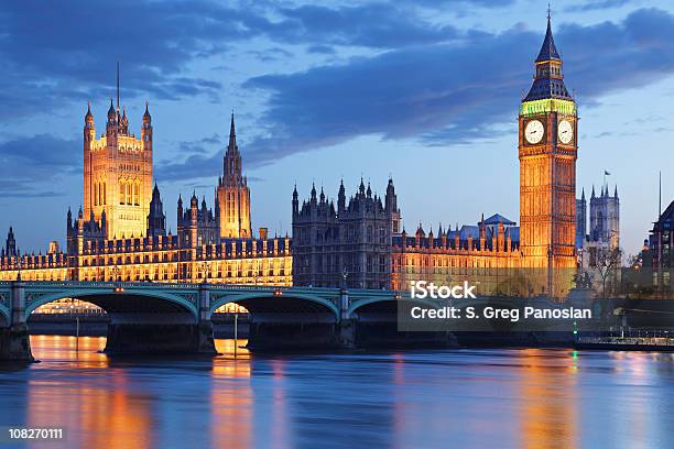 Londres À Noite - Fotografias de stock e mais imagens de Big Ben - Big Ben, Casas do Parlamento - Londres, Noite