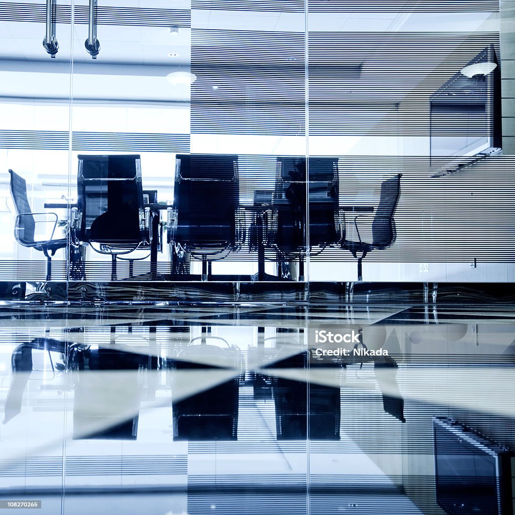 Salle de réunion moderne - Photo de Bureau - Lieu de travail libre de droits