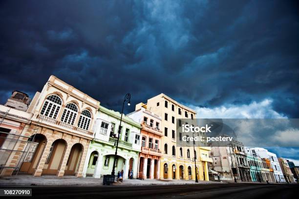Antes De La Tempestad Foto de stock y más banco de imágenes de Cuba - Cuba, Malecón - La Habana, Noche