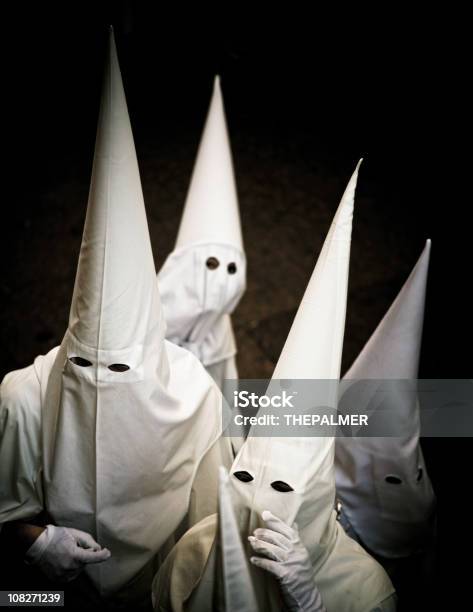 Nazarenos Durante A Semana Santa - Fotografias de stock e mais imagens de Páscoa - Páscoa, Dia, Penitente