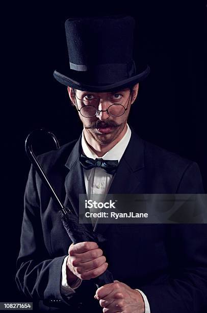 Elegante Bigote Caballero Negocios Hombre Con Sombrero De Copa Foto de stock y más banco de imágenes de 1920-1929