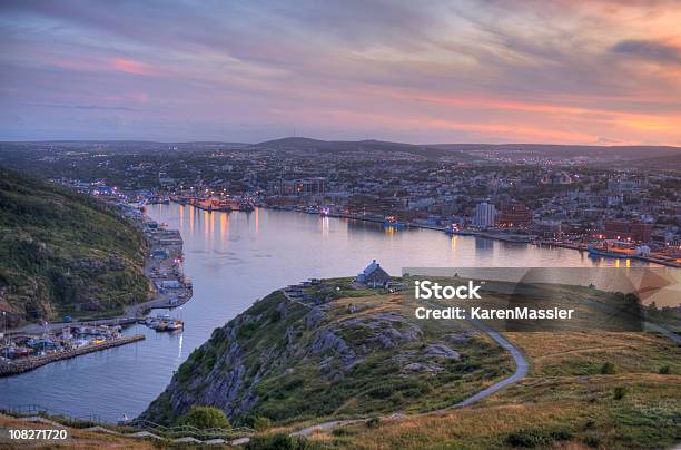 Foto de St John S Harbour e mais fotos de stock de St John's - Ilha da Terra Nova - St John's - Ilha da Terra Nova, Turismo Urbano, Canadá