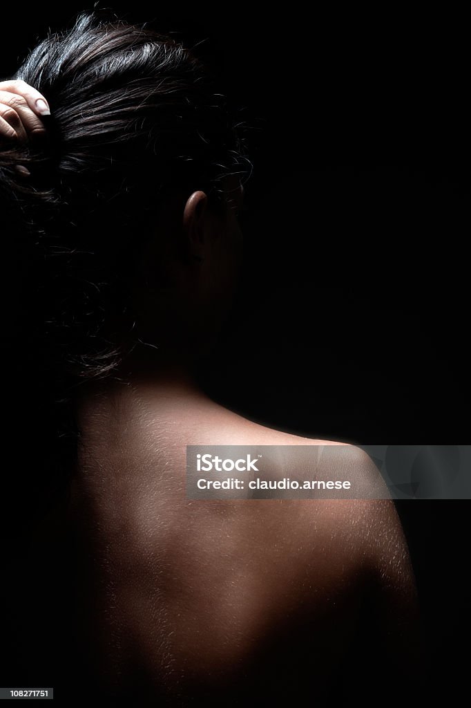 Femme nue, vue de dos - Photo de Femmes libre de droits