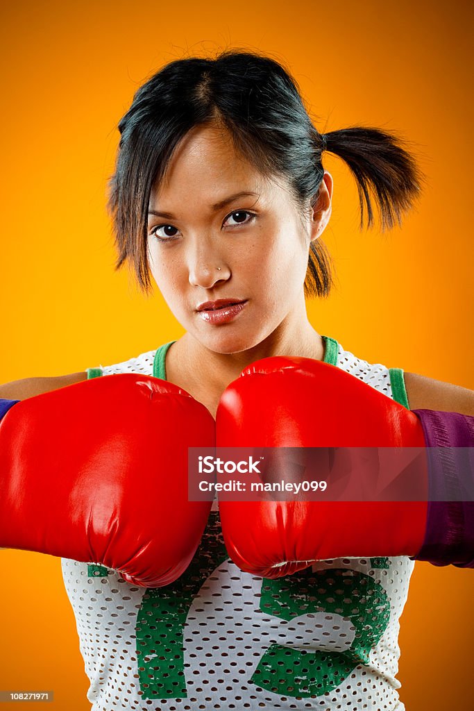 Jolie fille portrait de Boxeur - Photo de Boxe féminine libre de droits