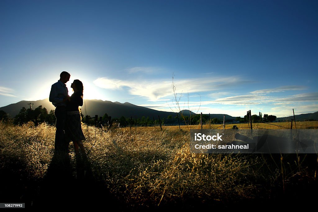 Casal romântico Silouette - Foto de stock de Silhueta royalty-free