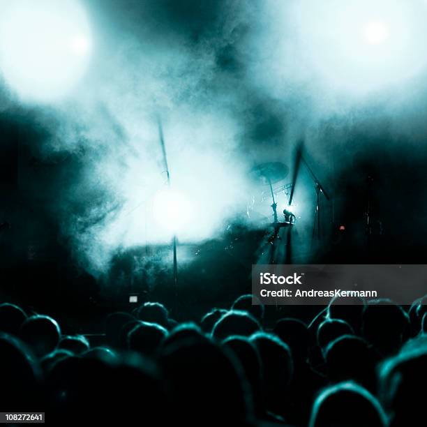 Foto de Rock Show De Luzes e mais fotos de stock de Show de música popular - Show de música popular, Palco, Fumaça