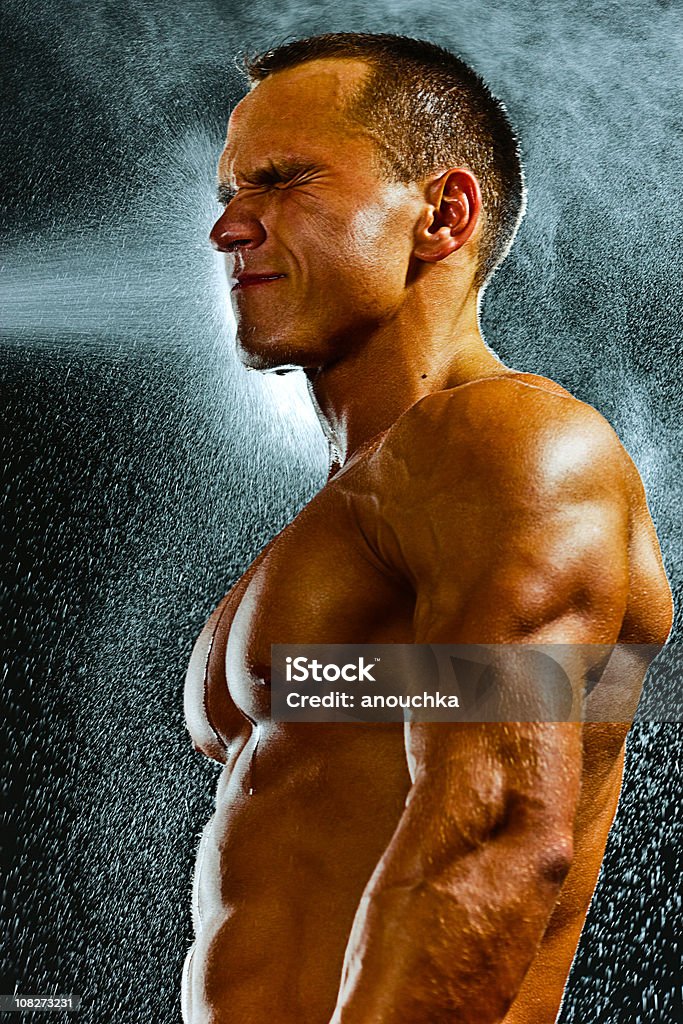 Body Builder refrescante - Foto de stock de 20 Anos royalty-free