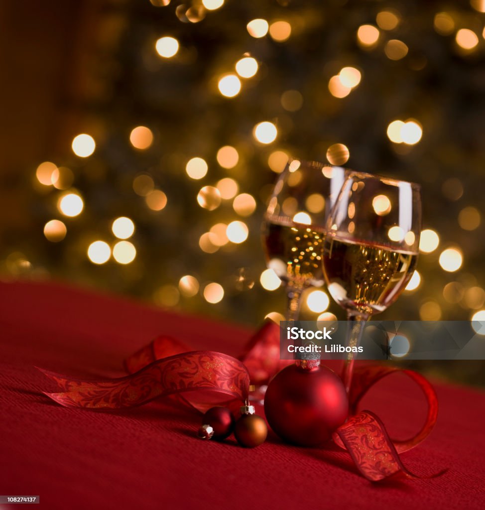ワインとクリスマスの夜景 - お祝いのロイヤリティフリーストックフォト