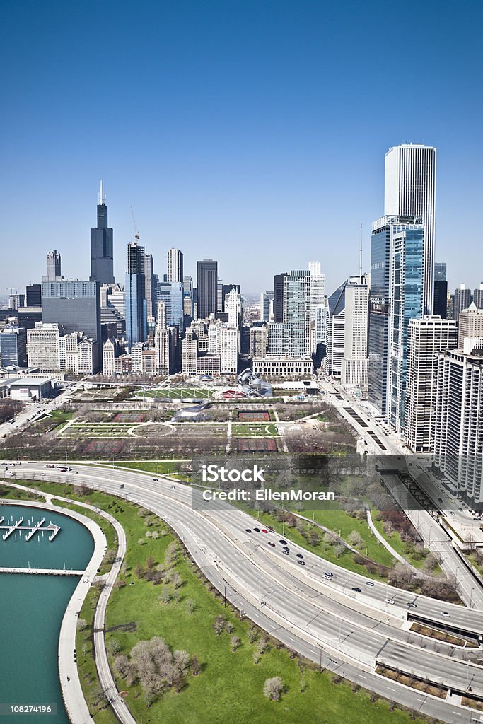 Cloudless vista de los edificios de la ciudad de Chicago y a Lake Shore Drive - Foto de stock de Chicago - Illinois libre de derechos