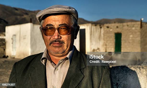 Казахский Человек В Монголии — стоковые фотографии и другие картинки Казахстан - Казахстан, Люди, Пожилой возраст