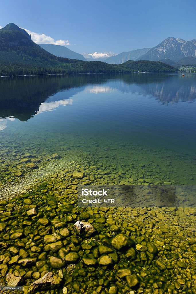 Dachstein Panorama estivo con Lago Altaussee infront (XXXL - Foto stock royalty-free di Lago