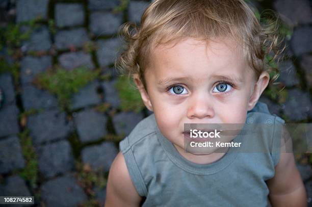 Rapaz Loiro - Fotografias de stock e mais imagens de 12-23 Meses - 12-23 Meses, Aterrorizado, Bebé