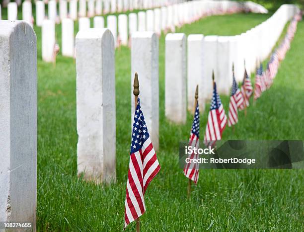 Foto de Memorial Day e mais fotos de stock de Memorial Day dos EUA - Memorial Day dos EUA, Cemitério Nacional de Arlington, Bandeira