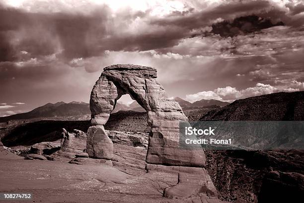 Delicat Арка — стоковые фотографии и другие картинки Delicate Arch - Delicate Arch, Без людей, Гора