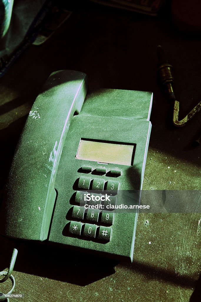 Viejo teléfono. Cruce de procesamiento - Foto de stock de Polvo libre de derechos