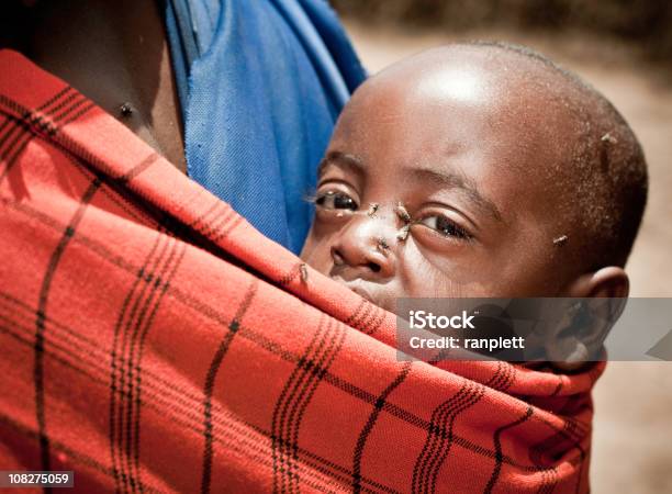 Mãe E Sua Filha Em África - Fotografias de stock e mais imagens de Pobreza - Questão Social - Pobreza - Questão Social, África, Tracoma