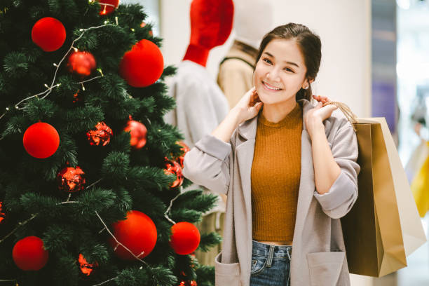 istock Shopping woman 1082879790
