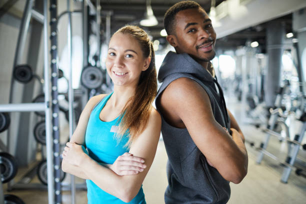 istock Couple in gym 1082999996