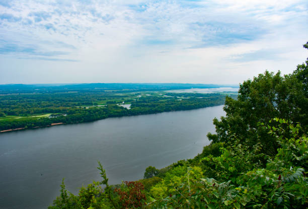 istock Landscapes: Mississippi Bluffs 1083072798