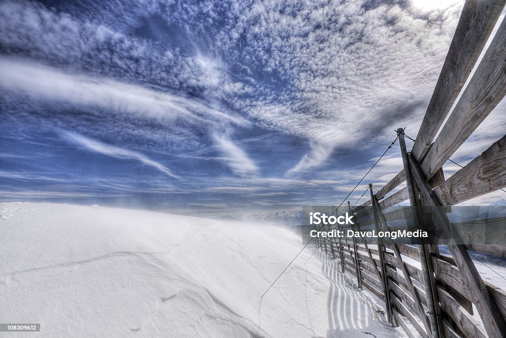 Vento Alpine panoramica - Foto stock royalty-free di Alpi