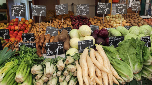 istock Farmers Market 1083098336