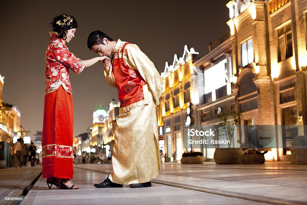 Coppia asiatica tradizionale - Foto stock royalty-free di 20-24 anni