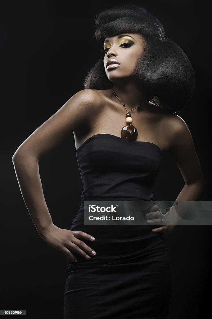 Modelo usando vestido preto - Royalty-free Mulheres Foto de stock