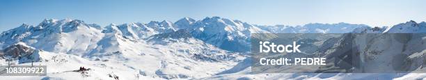 Восхищаясь Пиренеи — стоковые фотографии и другие картинки Снег - Снег, Гора, Пиренеи