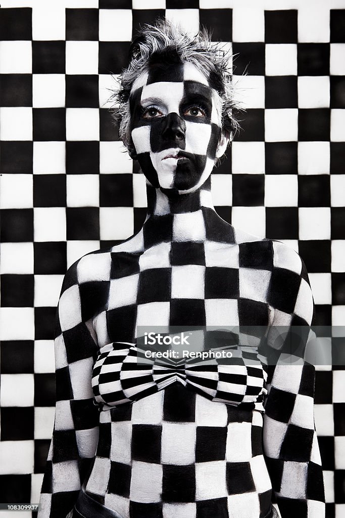 Donna a scacchi - Foto stock royalty-free di Illusione