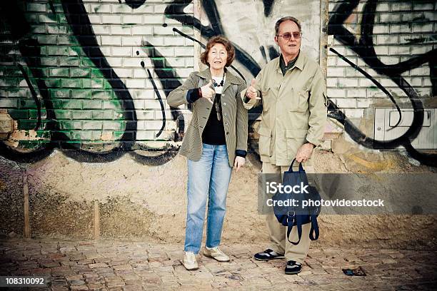 Yo Stockfoto und mehr Bilder von Senioren - Männer - Senioren - Männer, Seniorenpaar, 60-69 Jahre