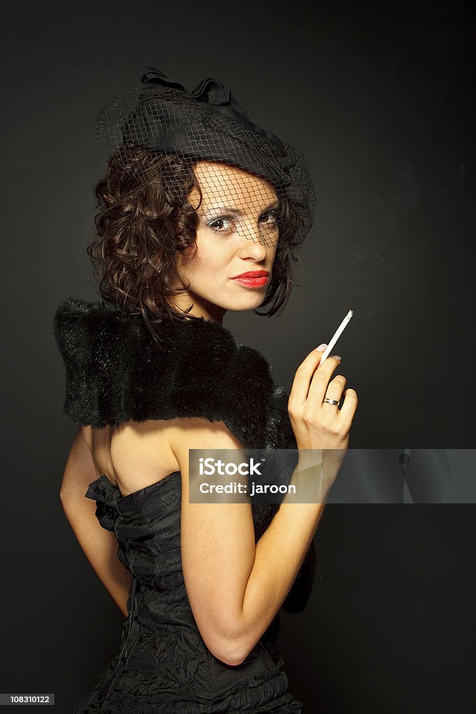 Schöne Junge Frau mit Zigarre - Lizenzfrei 1920-1929 Stock-Foto