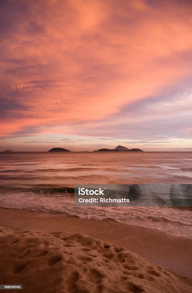 Dramática Paisagem com nuvens sobre o mar - Royalty-free Praia de Ipanema Foto de stock