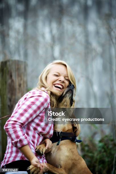 Photo libre de droit de Teen Fille Dété Blond Portraits banque d'images et plus d'images libres de droit de Adolescent - Adolescent, Animaux de compagnie, Beauté