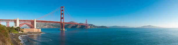 le golden gate bridge de san francisco bay fort point de marin en californie - fort point historic site photos et images de collection