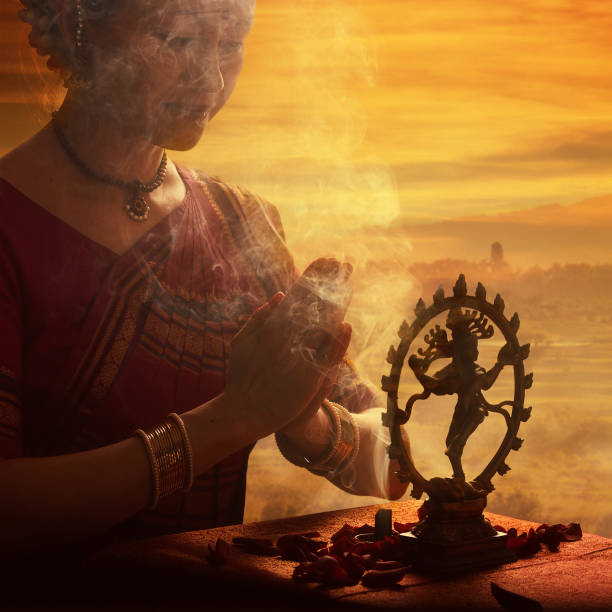 pregare di shiva - shiva hindu god statue dancing foto e immagini stock