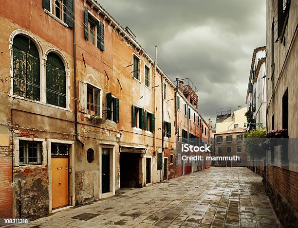 Venetian Patio Foto de stock y más banco de imágenes de Anticuado - Anticuado, Italia, Plaza