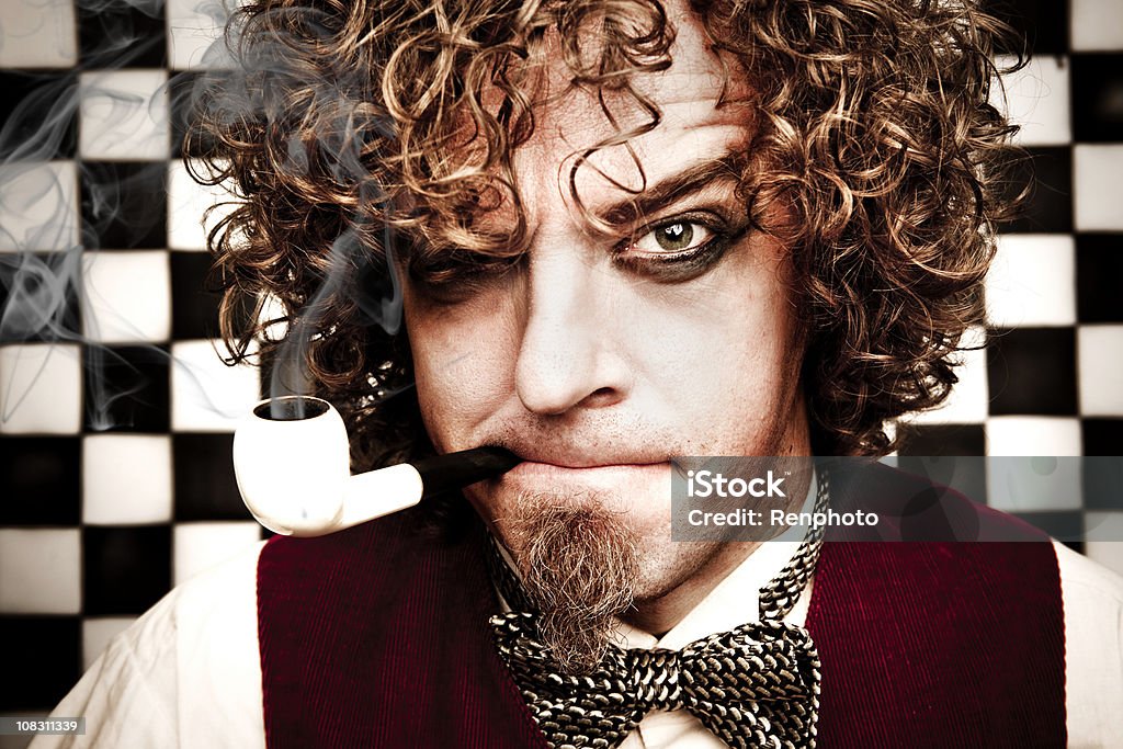 Théâtre portrait d'un homme fumeur avec une pipe - Photo de Personnes masculines libre de droits