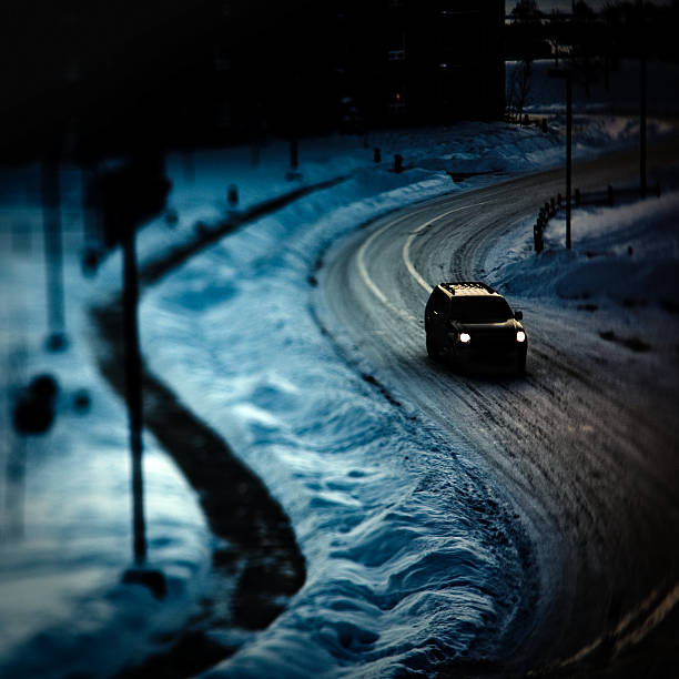 istock spooky dark SUV winter scene 108312290