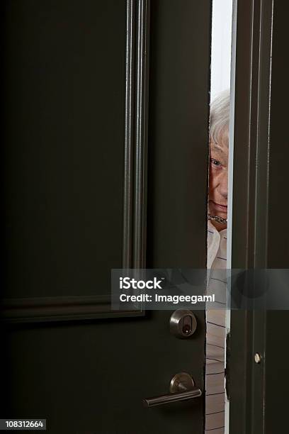 Agoraphobia 문에 대한 스톡 사진 및 기타 이미지 - 문, 노인, 한 명의 여자만