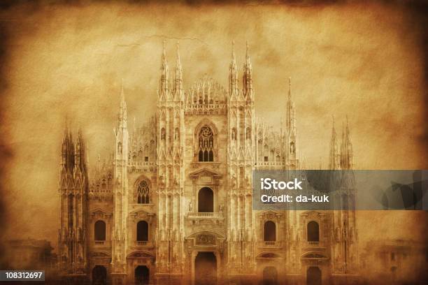 Foto Vintage De La Catedral Duomo En Milán Foto de stock y más banco de imágenes de Catedral - Catedral, Milán, Viejo