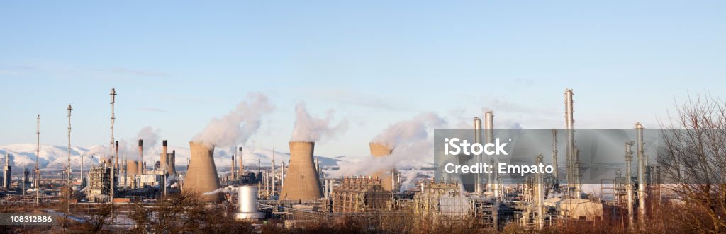 Usina Petroquímica de Grangemouth. Panorama de grande angular. - Foto de stock de Usina Química royalty-free