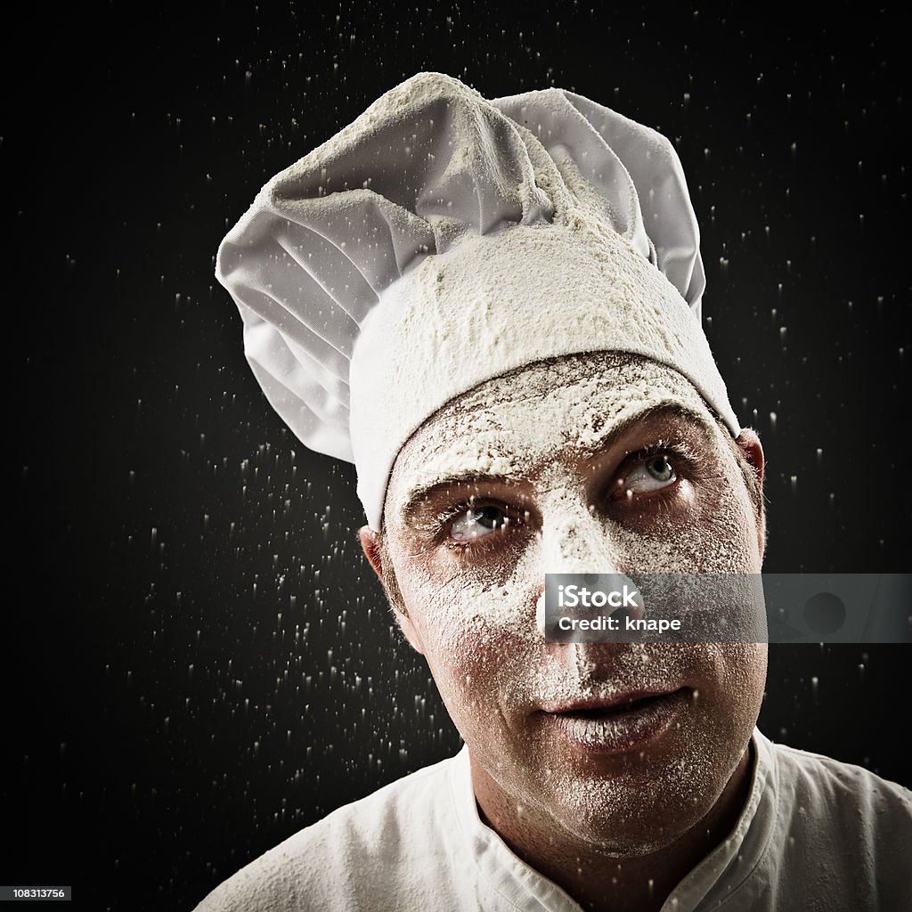 Chef essere showered con farina - Foto stock royalty-free di Farina